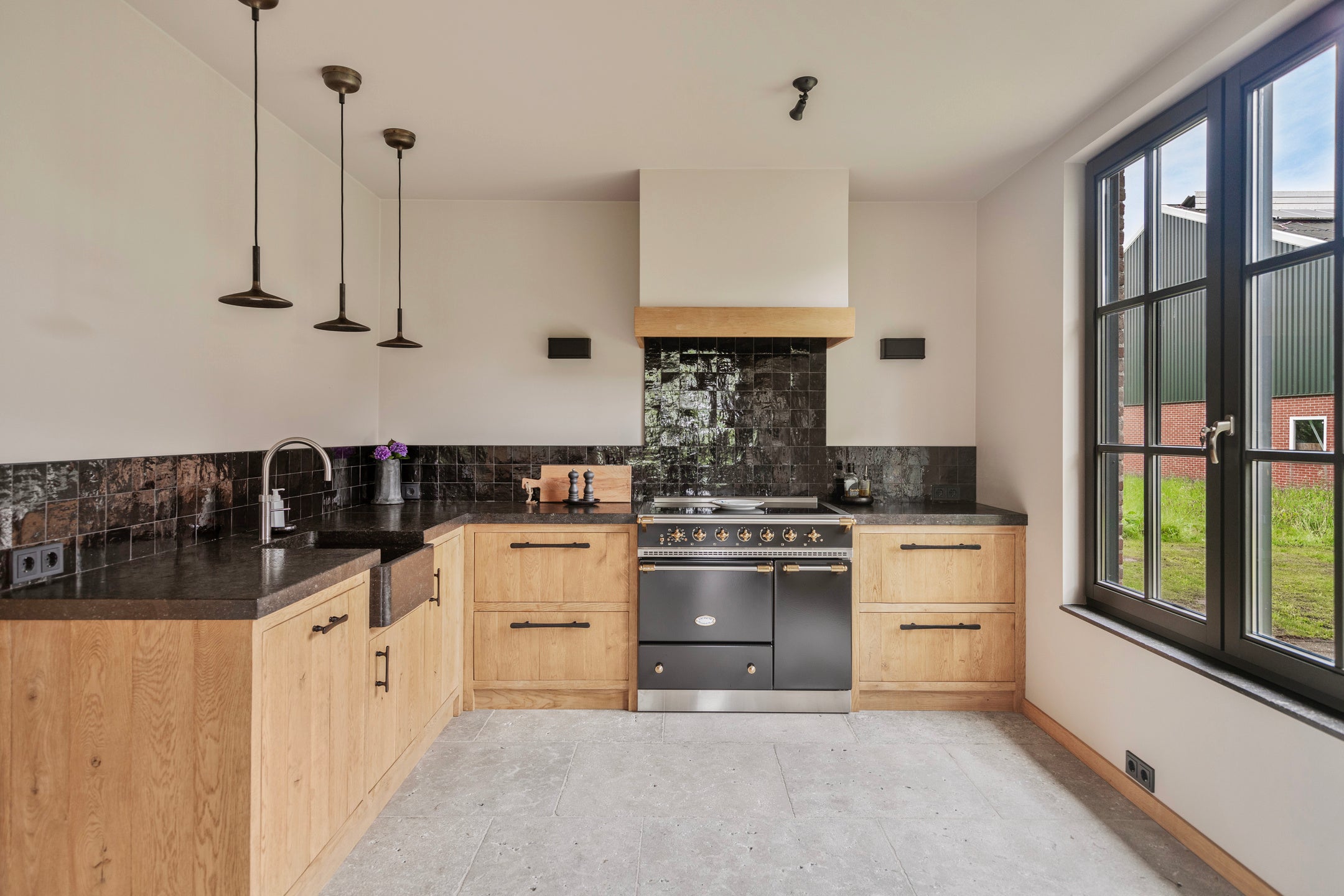 Woonboerderij landelijk en robuust in Hulten