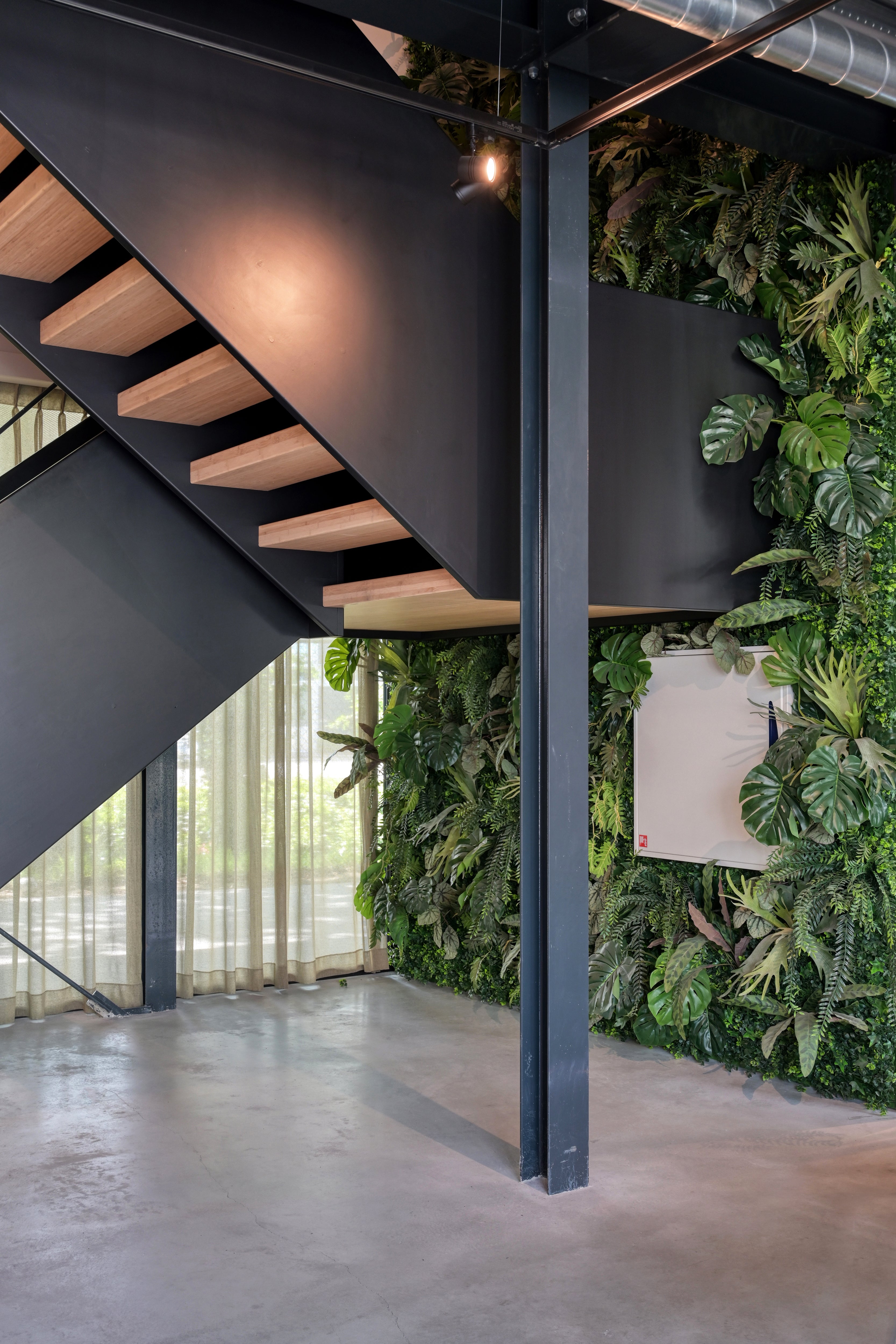 Eigentijds kantoor in Vlaardingen